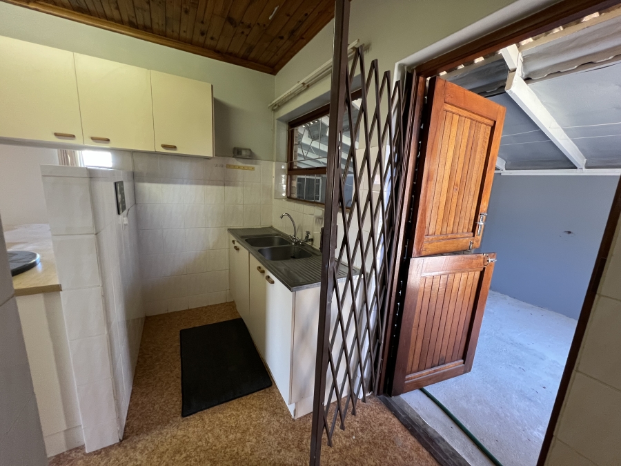 4 Bedroom Property for Sale in Wavecrest Eastern Cape